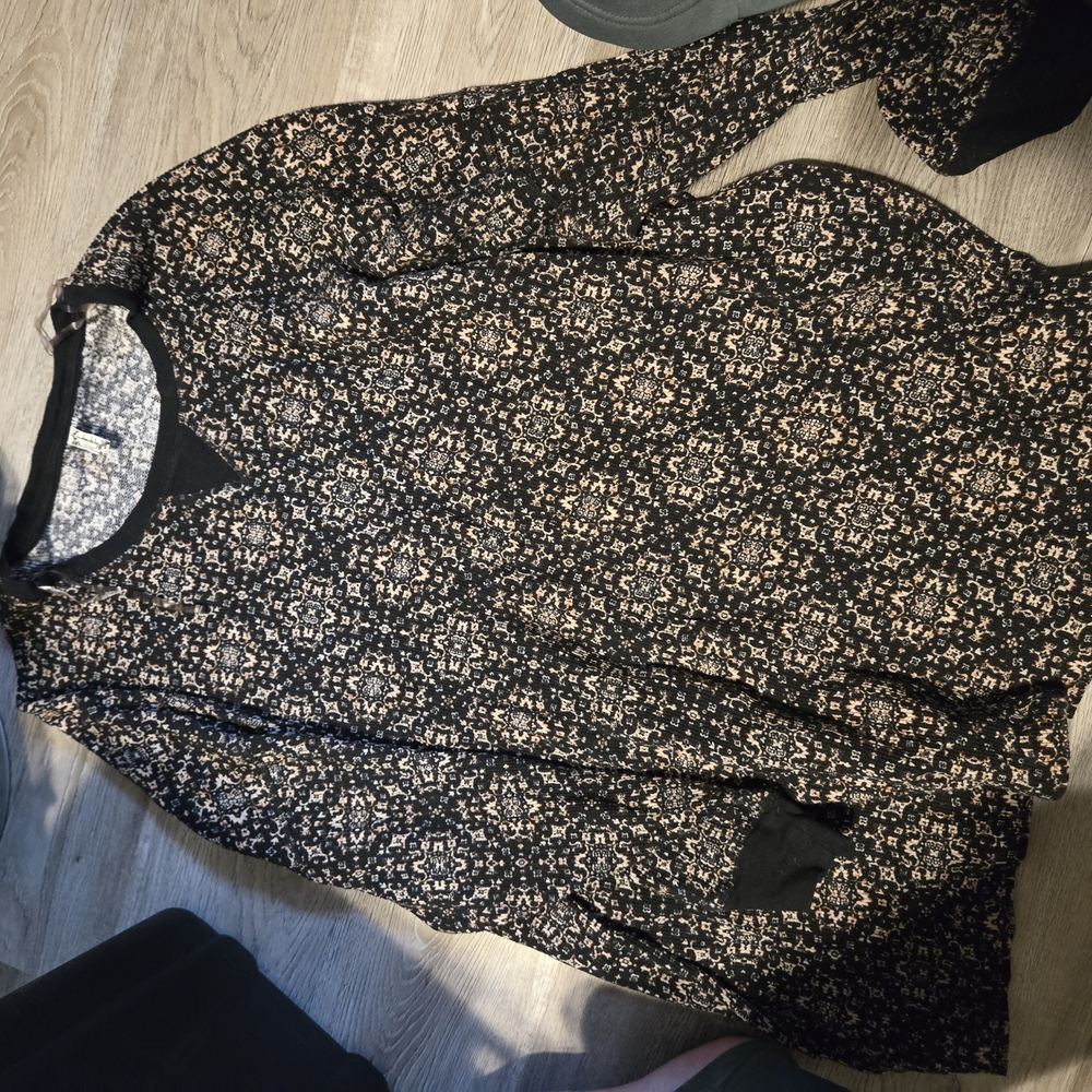 Patterned Black and Cream Blouse Intimately By Free People Xl Blousw Lokg Sleeve